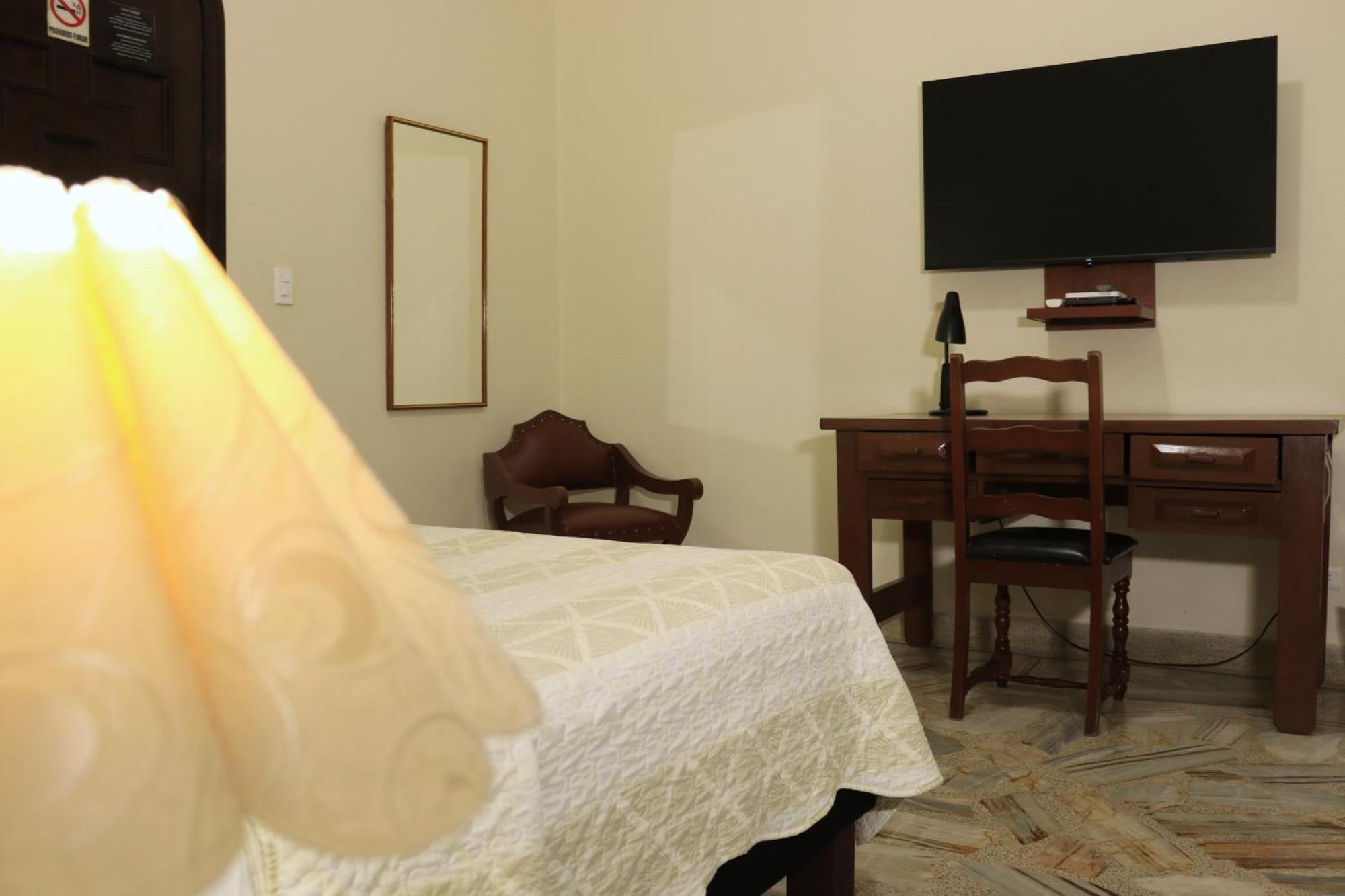 Hotel Stein Colonial カリ エクステリア 写真